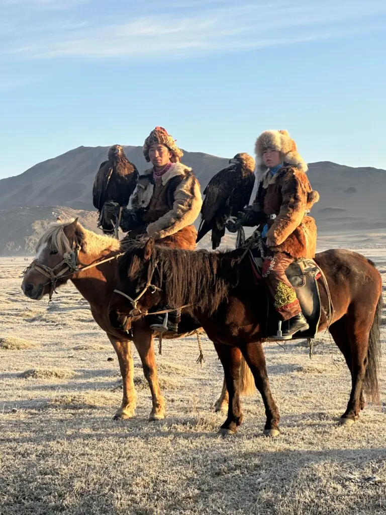 Hunting with eagle tours